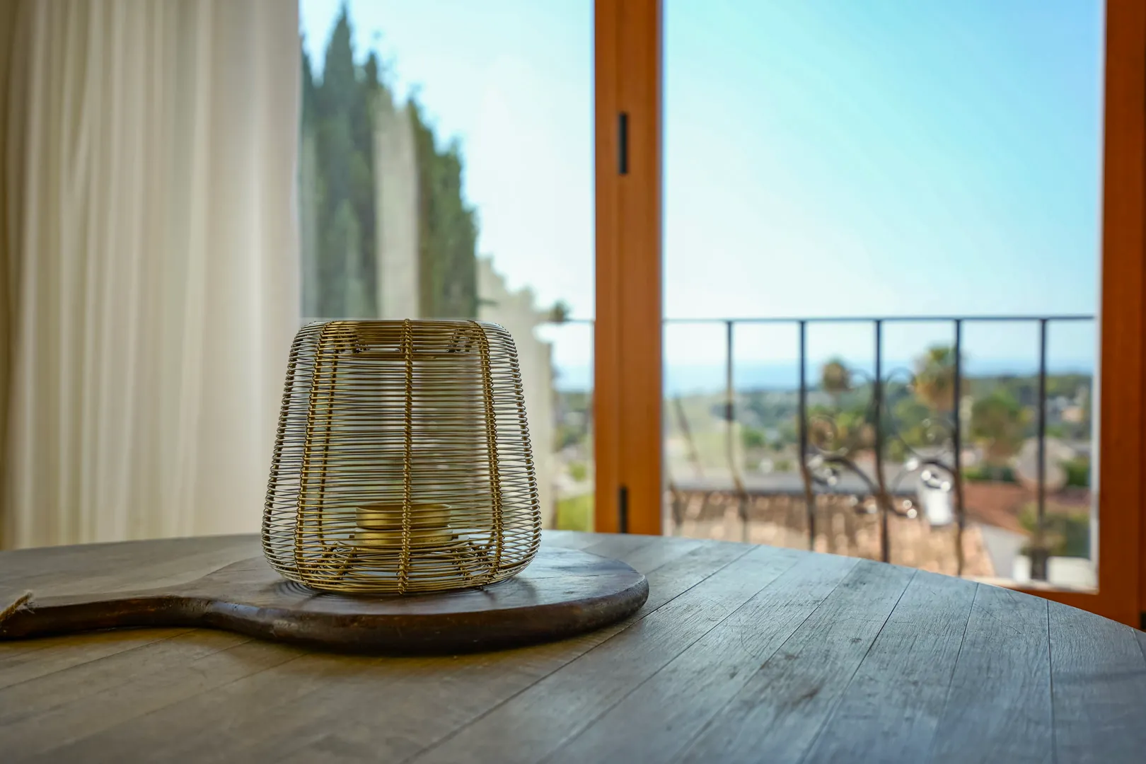 Exklusive renovierte mediterrane Villa mit 4 Schlafzimmern und Meerblick zum Verkauf in Moraira.