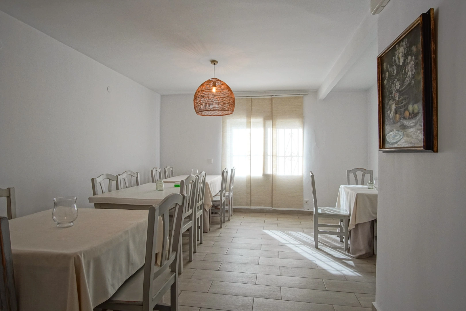 Villa y comercio con vistas parciales al mar a la venta en Las Rotas, Denia