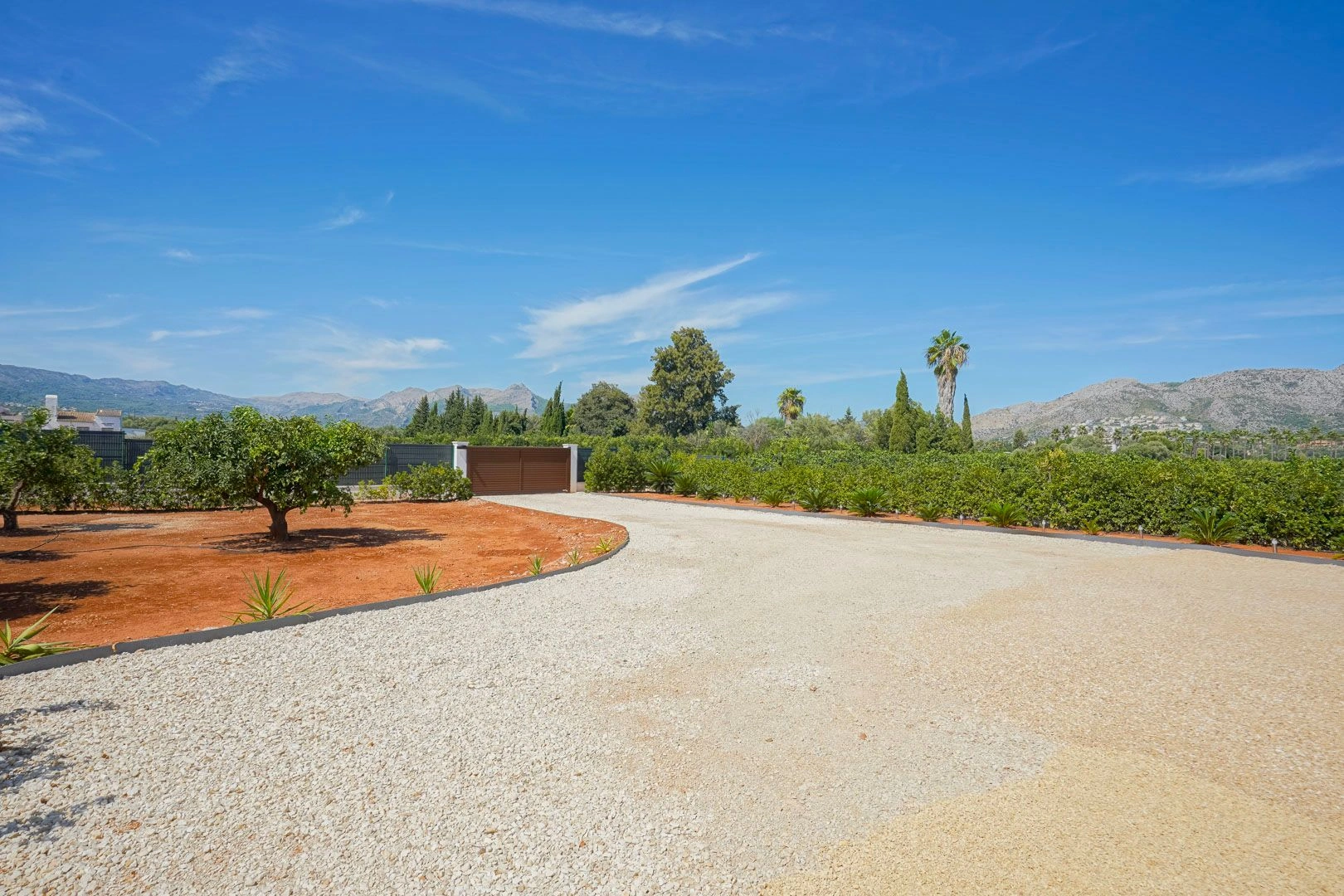 Villa moderna en gran parcela en venta en Beniarbeig