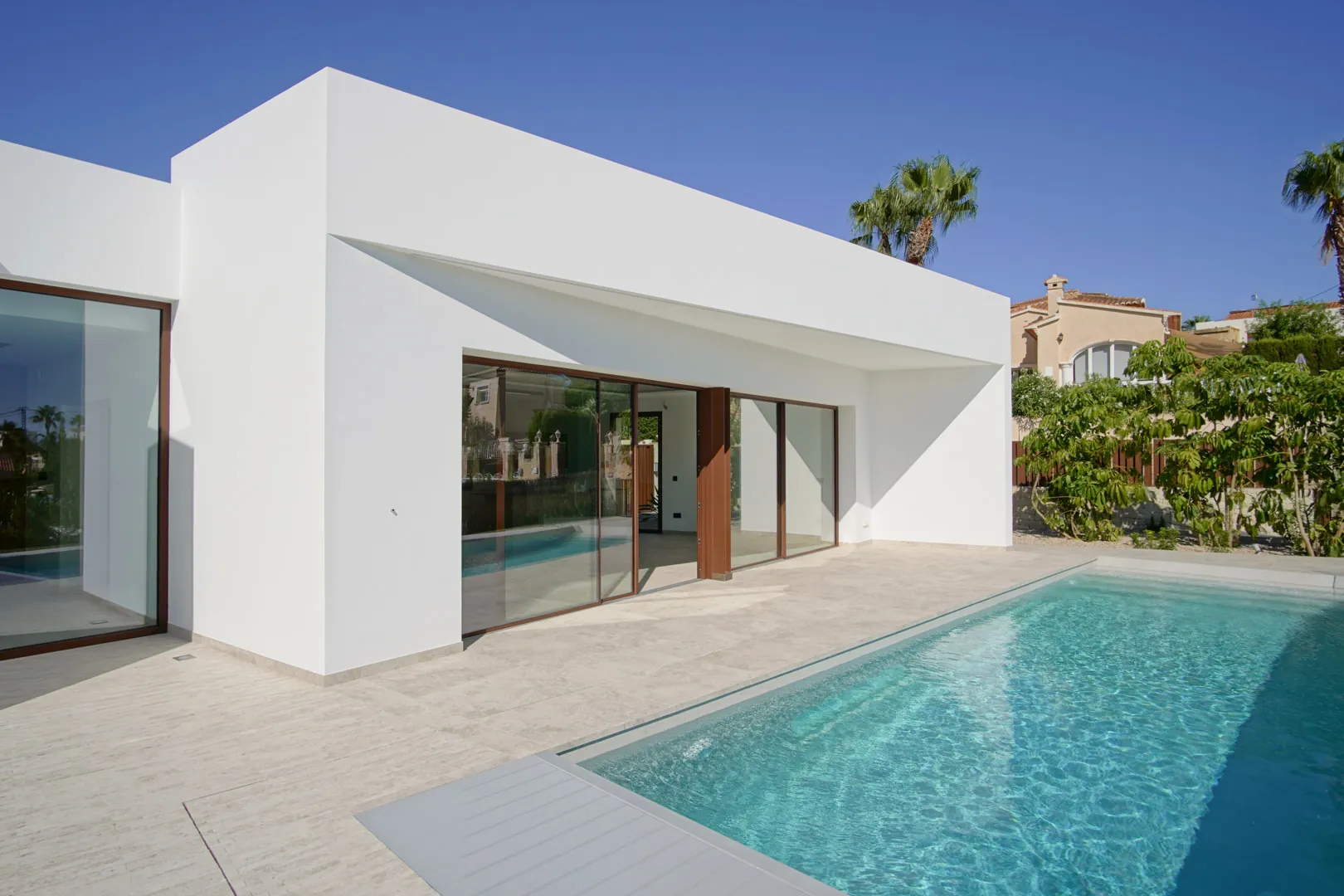 Exclusiva villa moderna cerca de la playa de La Fustera