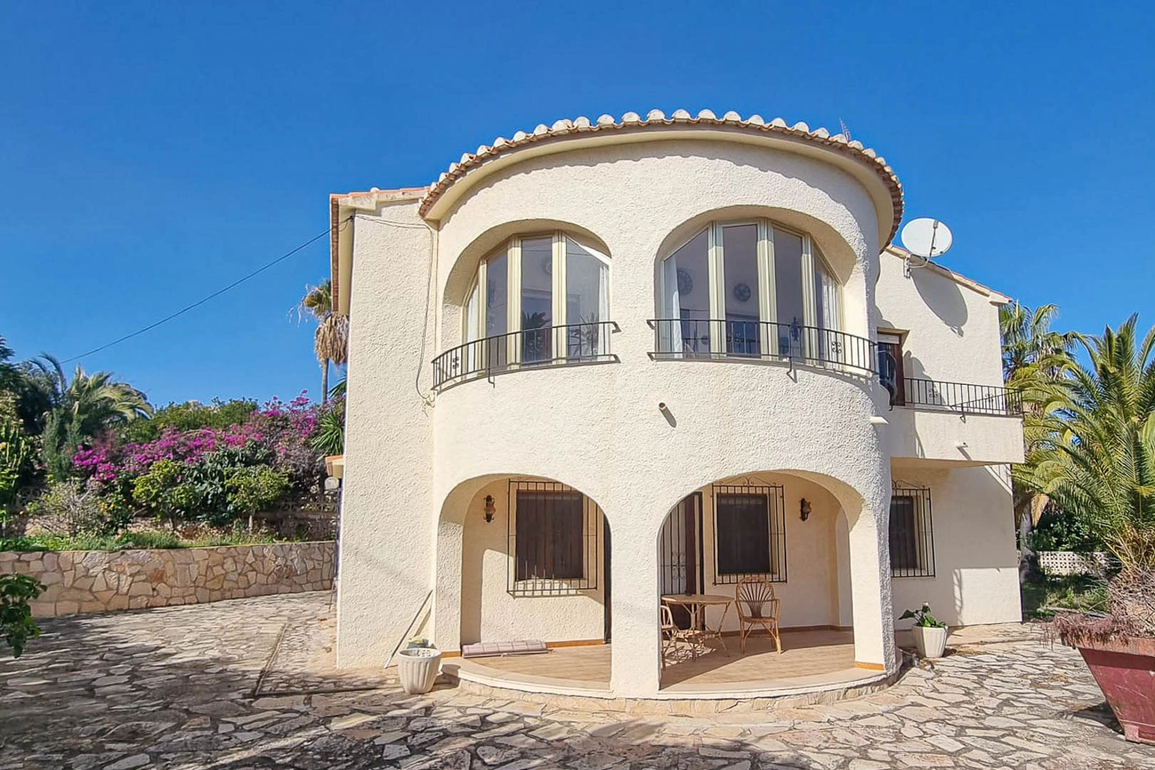 Villa mit Meerblick, 200 Meter vom Strand entfernt und mit geplantem Renovierungsprojekt, zu verkaufen in Calpe
