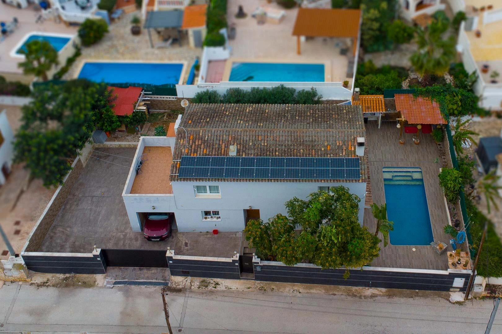 Villa luminosa con piscina privada y orientación sur a pasos del mar en Carrio