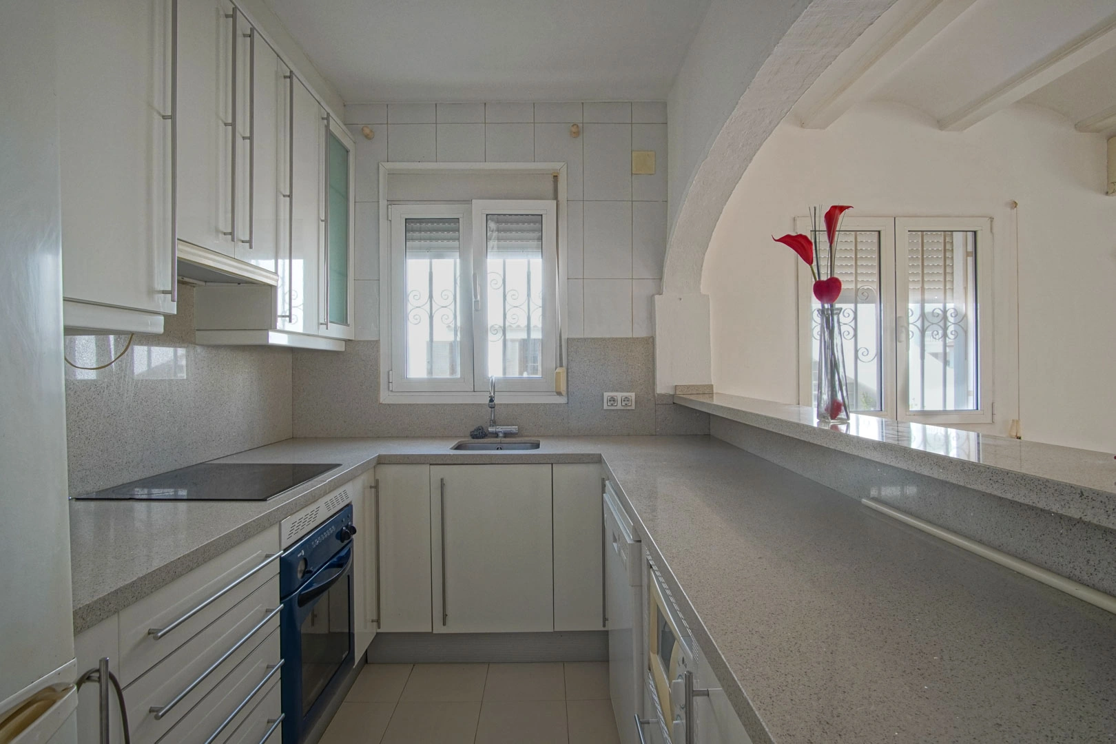 Piso bajo a la venta en Denia, muy cerca al centro, Las Rotas y puerto deportivo