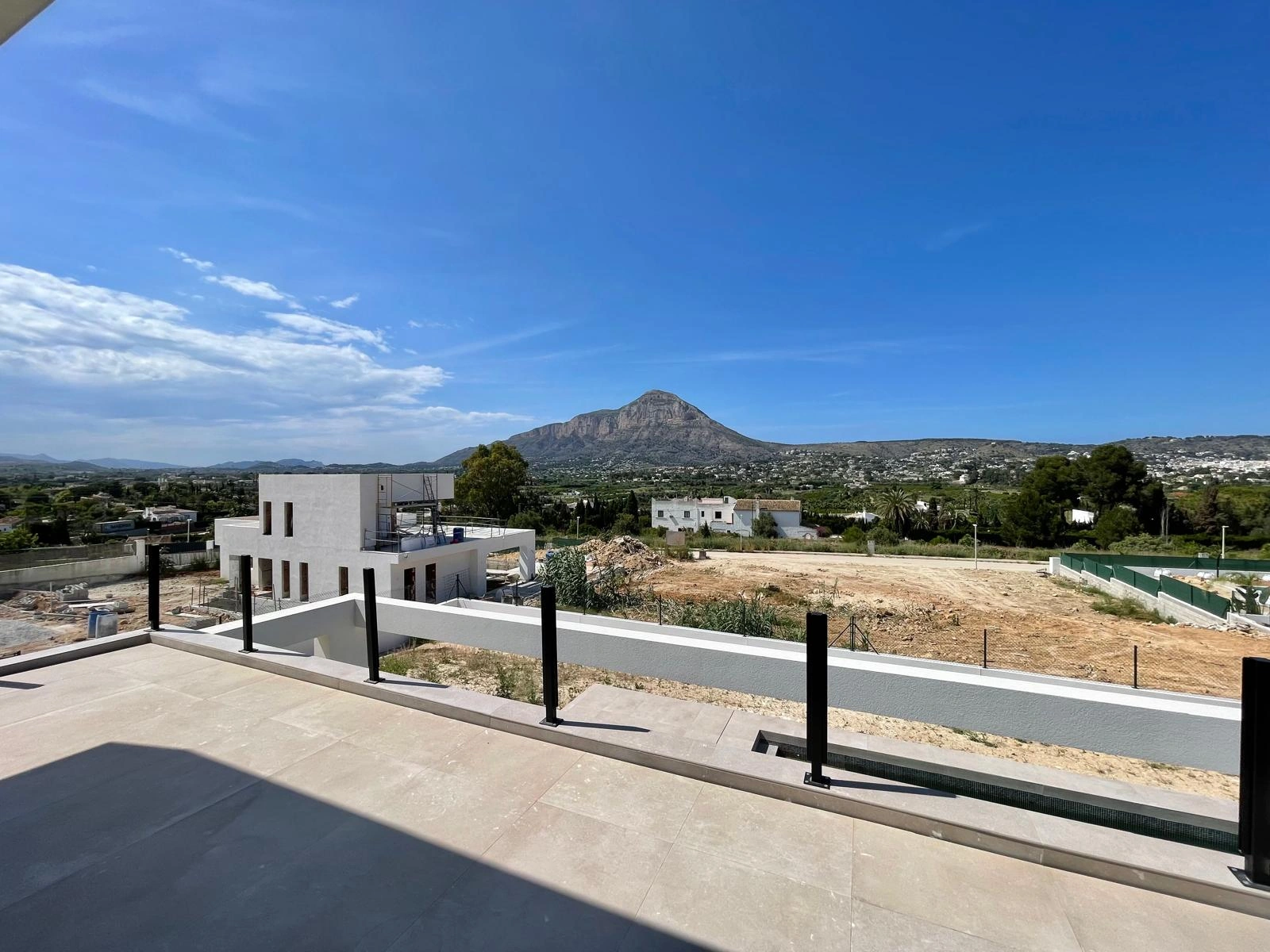 Villa de obra nueva con 3 dormitorios en venta en Javea