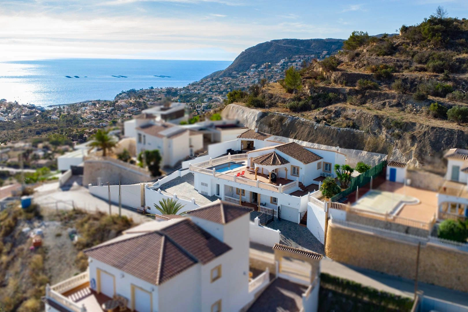 Villa con casa de invitados y vistas panoramicas al mar en venta en Calpe