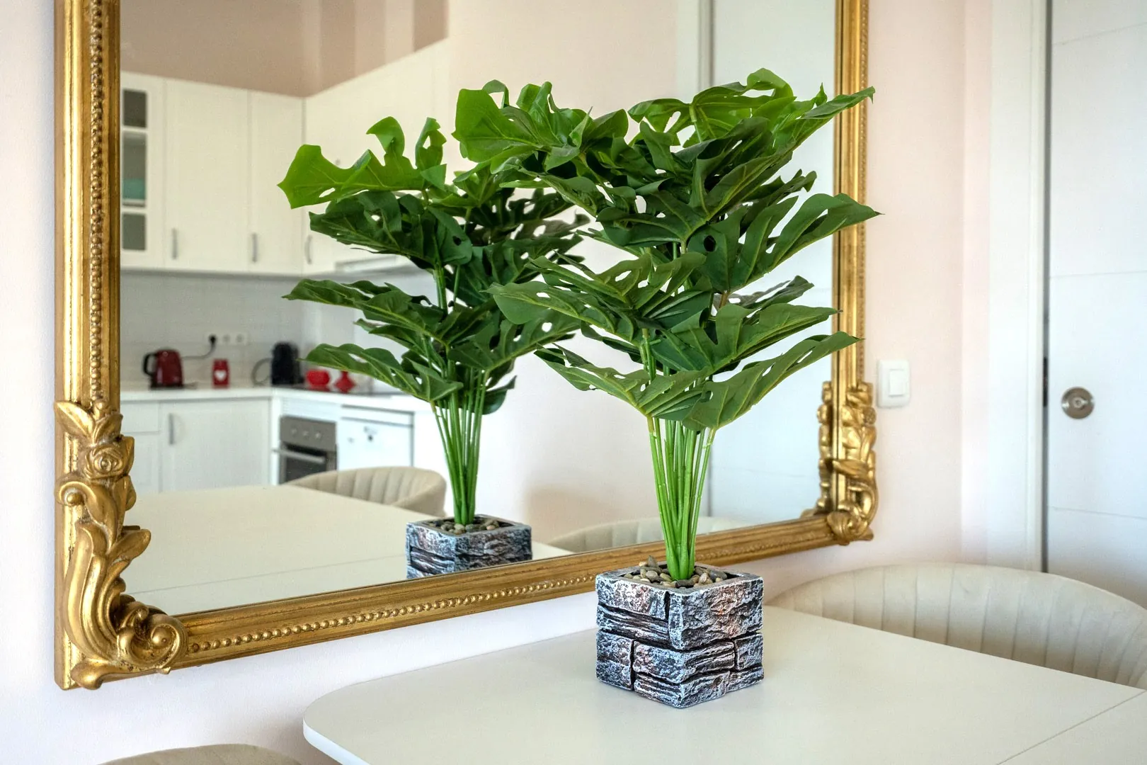 Apartamento de dos dormitorios en primera línea en venta en Altea