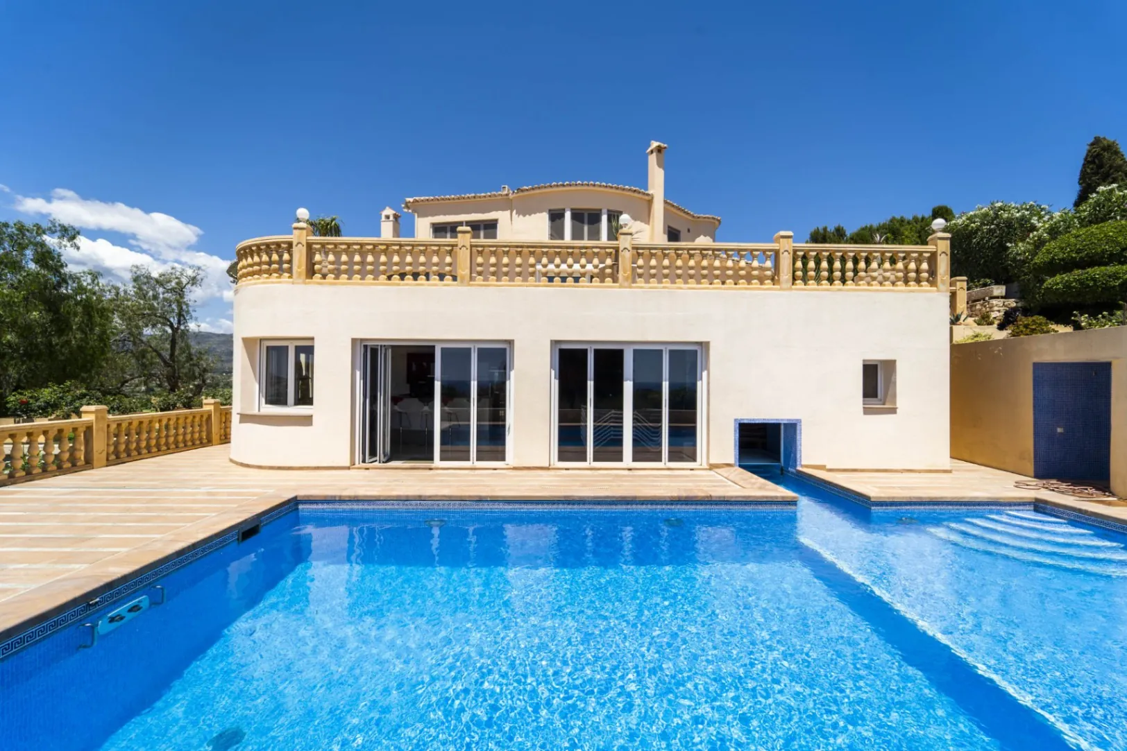 Grande villa traditionnelle avec vue sur la mer à vendre à Calpe
