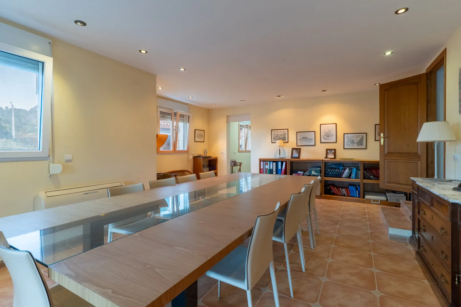 Villa con vistas al mar a la venta en Denia