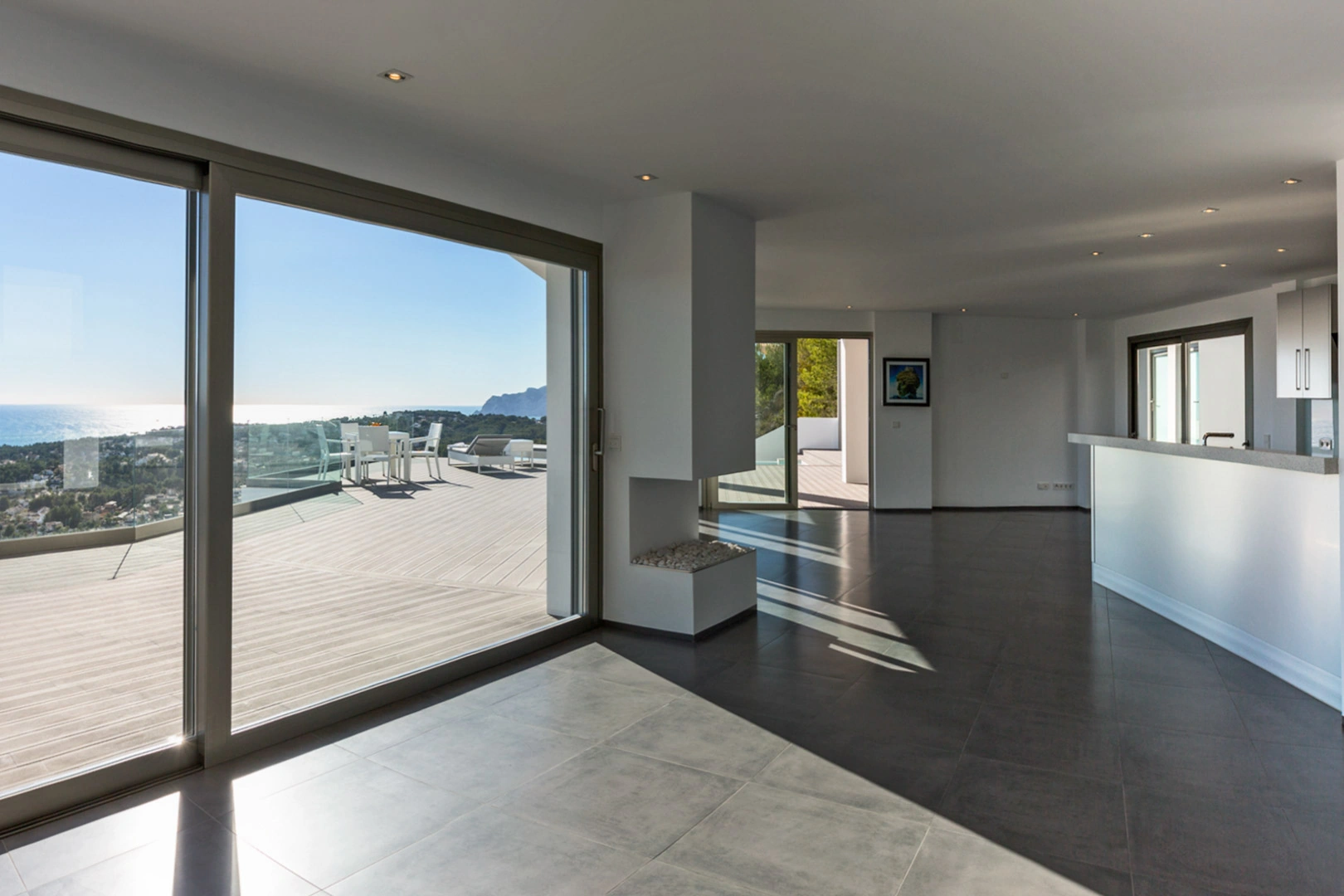 Villa moderna con vistas panoramicas al mar a la venta en Moraira.