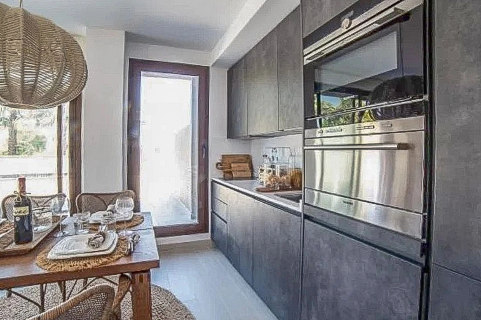 Planta baja en venta cerca de la playa en Denia.