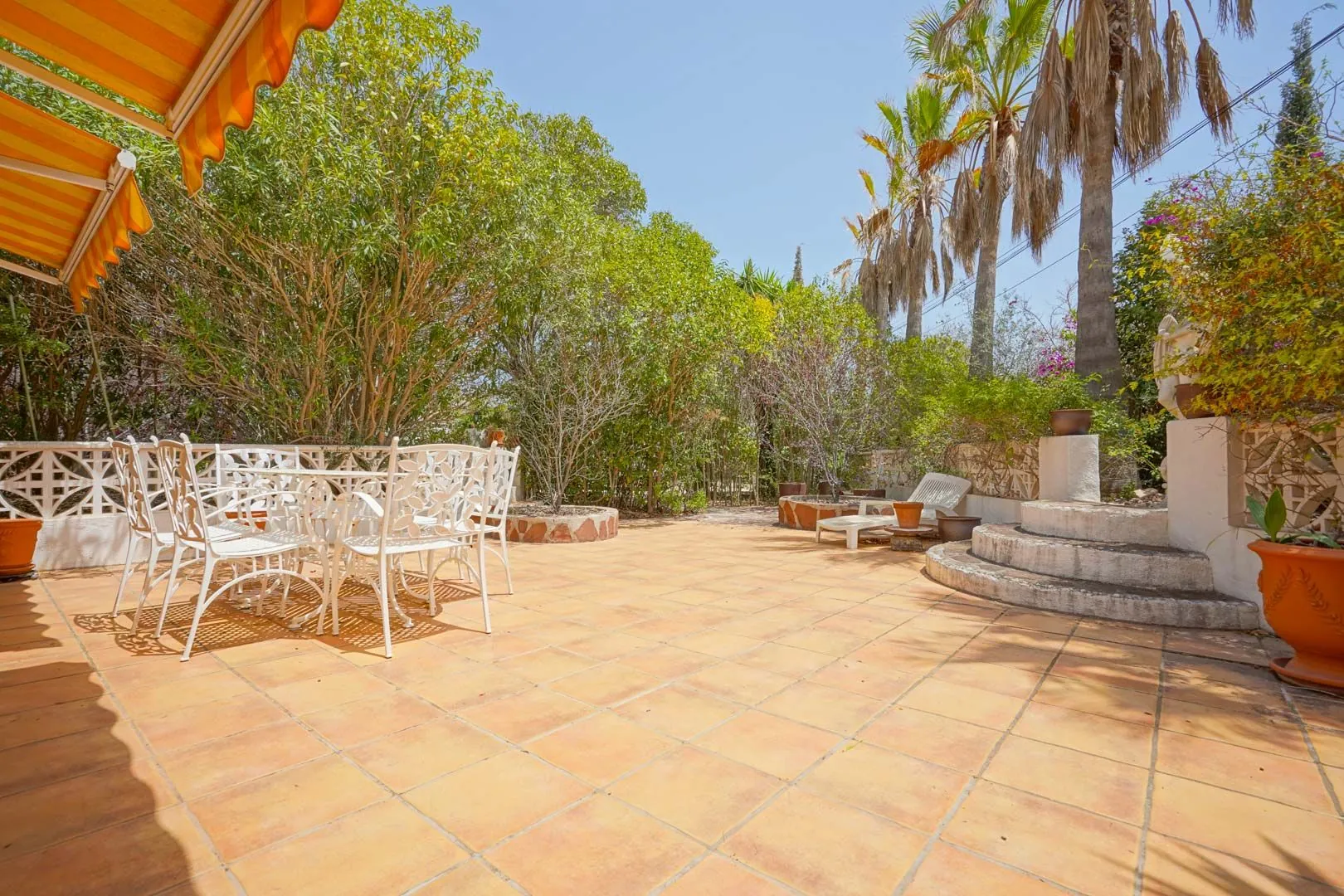 Villa traditionnelle avec maison d’hôtes à vendre à Jávea
