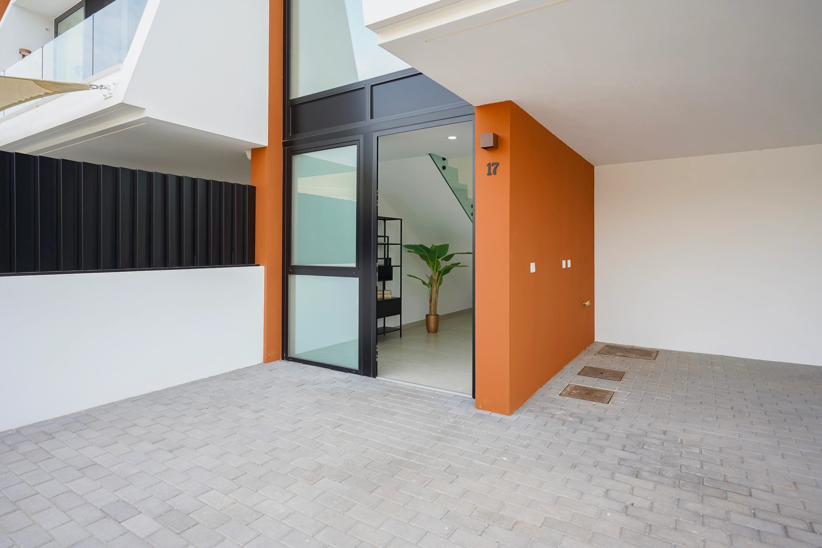 Moderne nieuwbouw geschakelde chalet te koop in Calpe