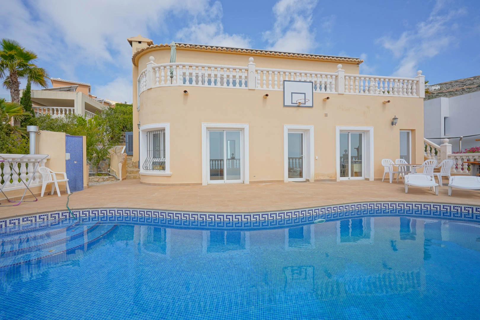 Villa mit herrlichem Meerblick zum Verkauf in Cumbre del Sol