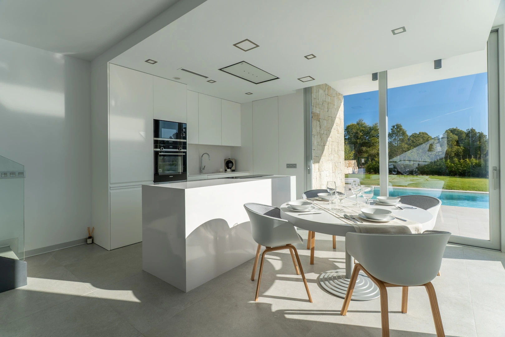 Villa moderna con piscina privada a la venta en Finestrat