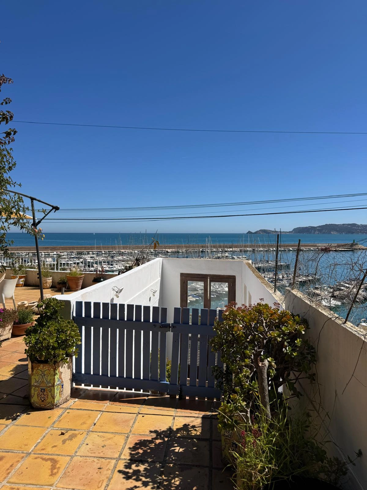Se vende casa independiente en el puerto de Javea