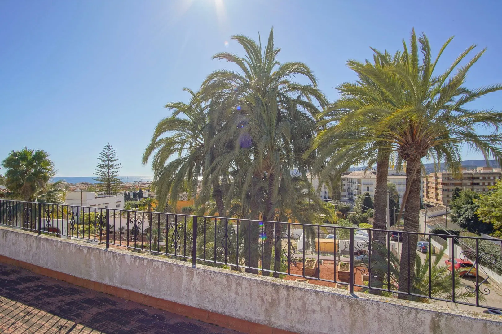 Villa avec vue sur la mer à quelques minutes du port de Javea.