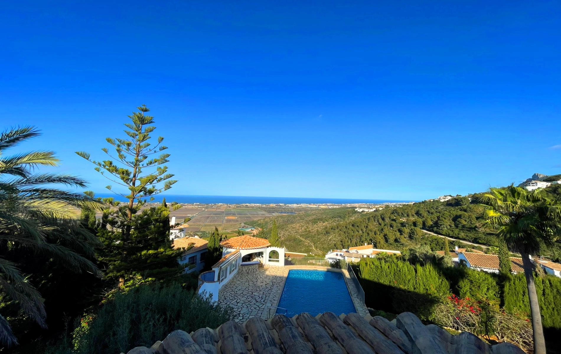 Villa de 4 dormitorios en venta en Montepego con vistas al mar