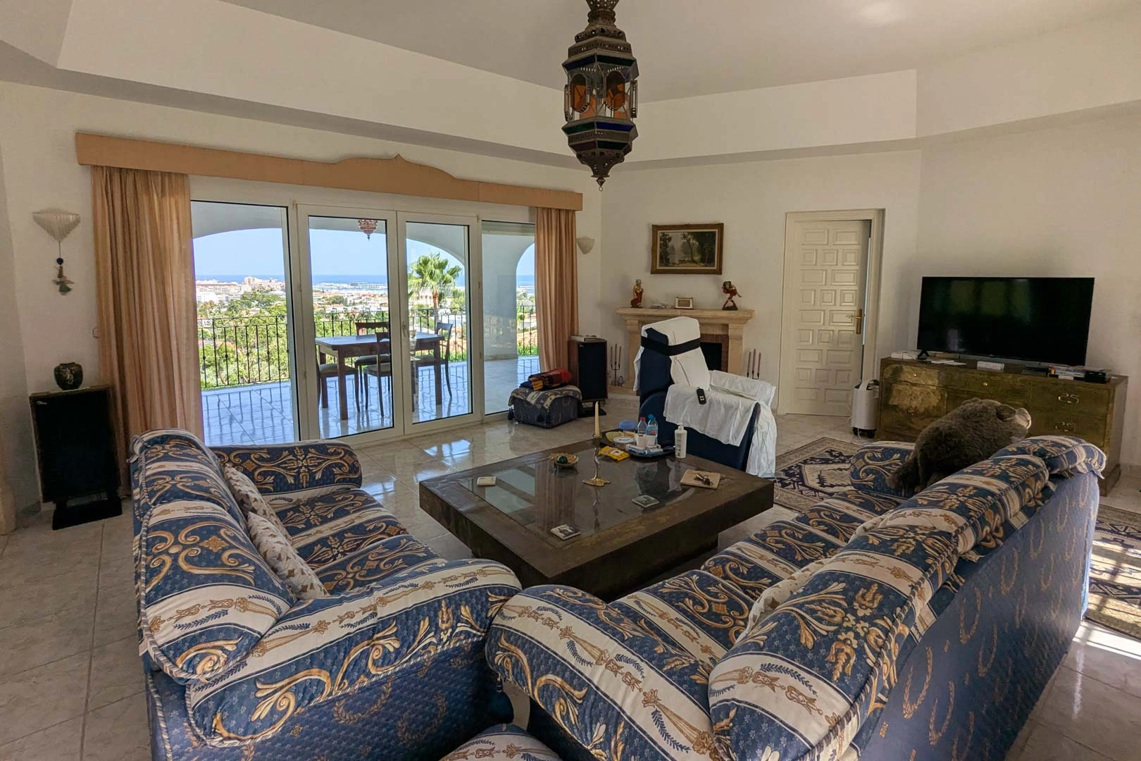 Villa con vistas panoramicas al mar a la venta en Denia.