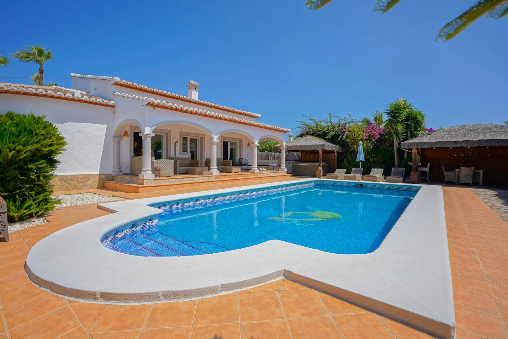Villa rénovée de plain-pied avec jardin et piscine à Costa Nova, Jávea