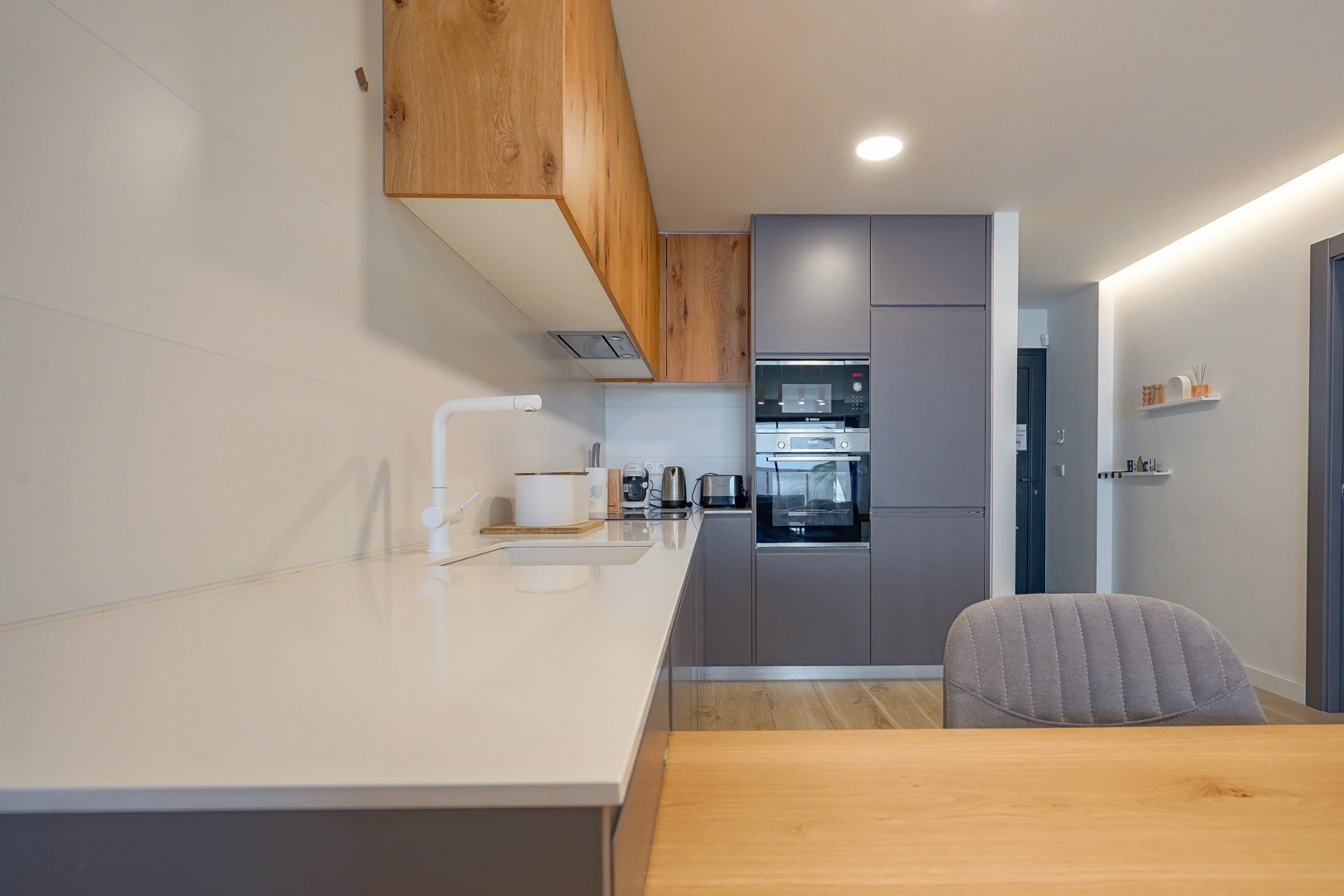 Luminoso y moderno apartamento de dos dormitorios en venta en Cumbre del Sol.