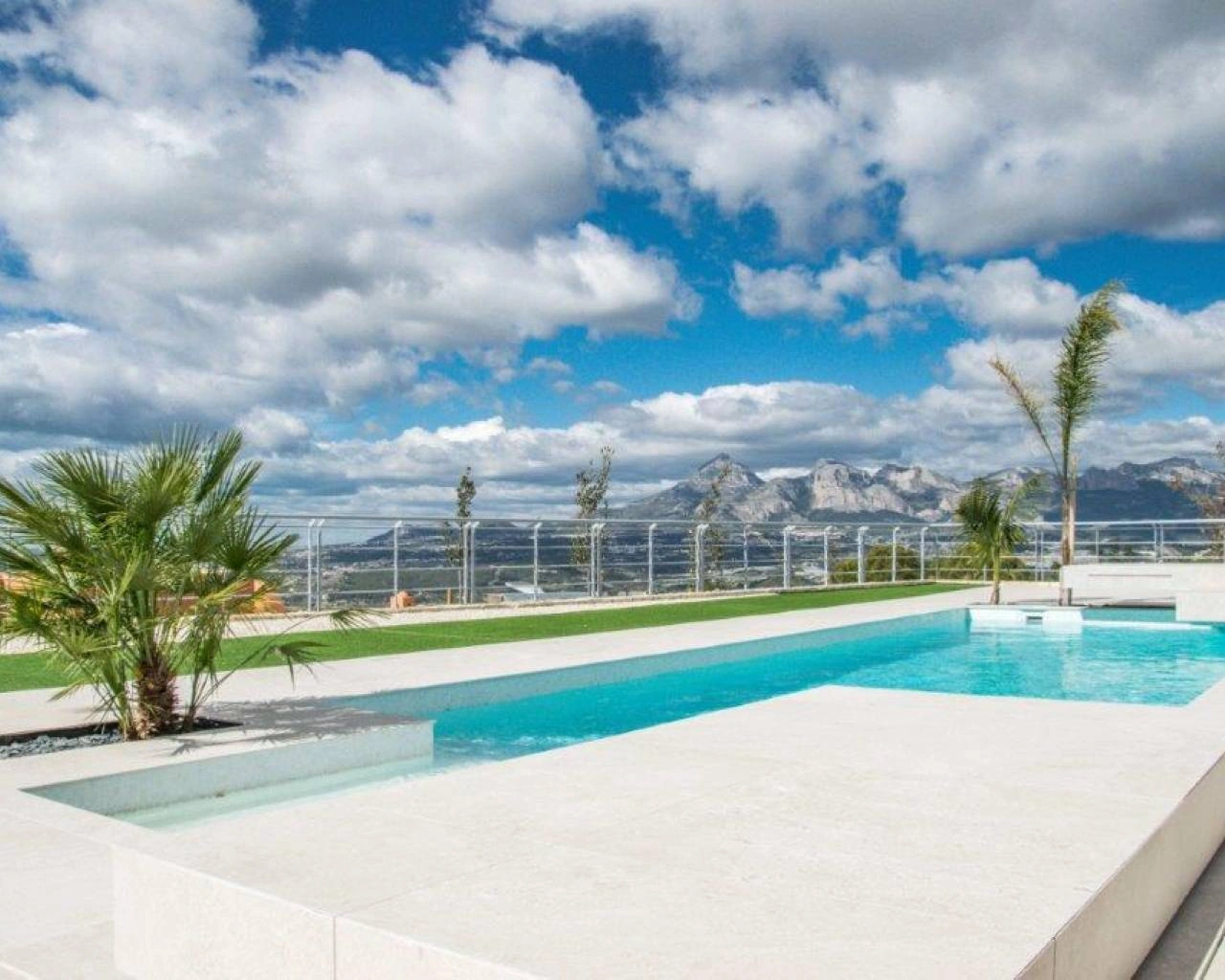 Villa de lujo con vistas al mar en venta en Altea