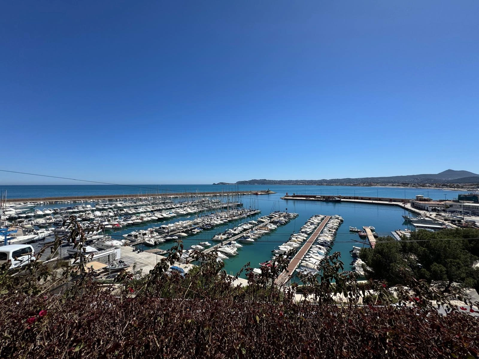 Se vende casa independiente en el puerto de Javea