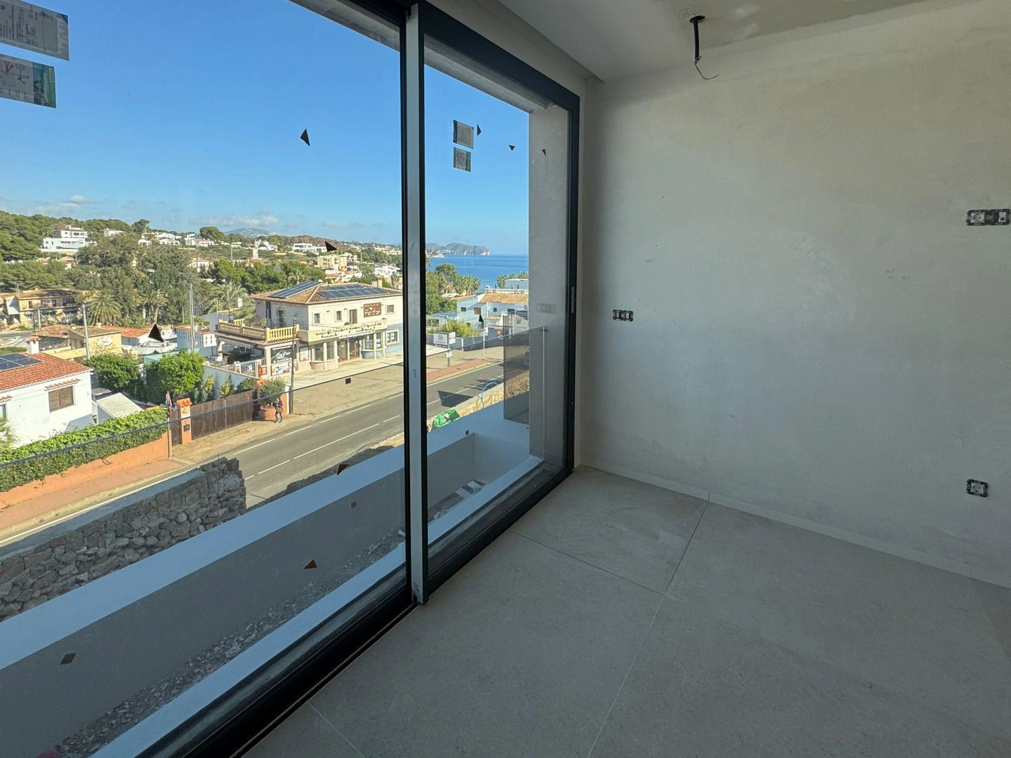 Villa di lusso di nuova costruzione con vista sul mare e a pochi passi dalla spiaggia in vendita a Benissa