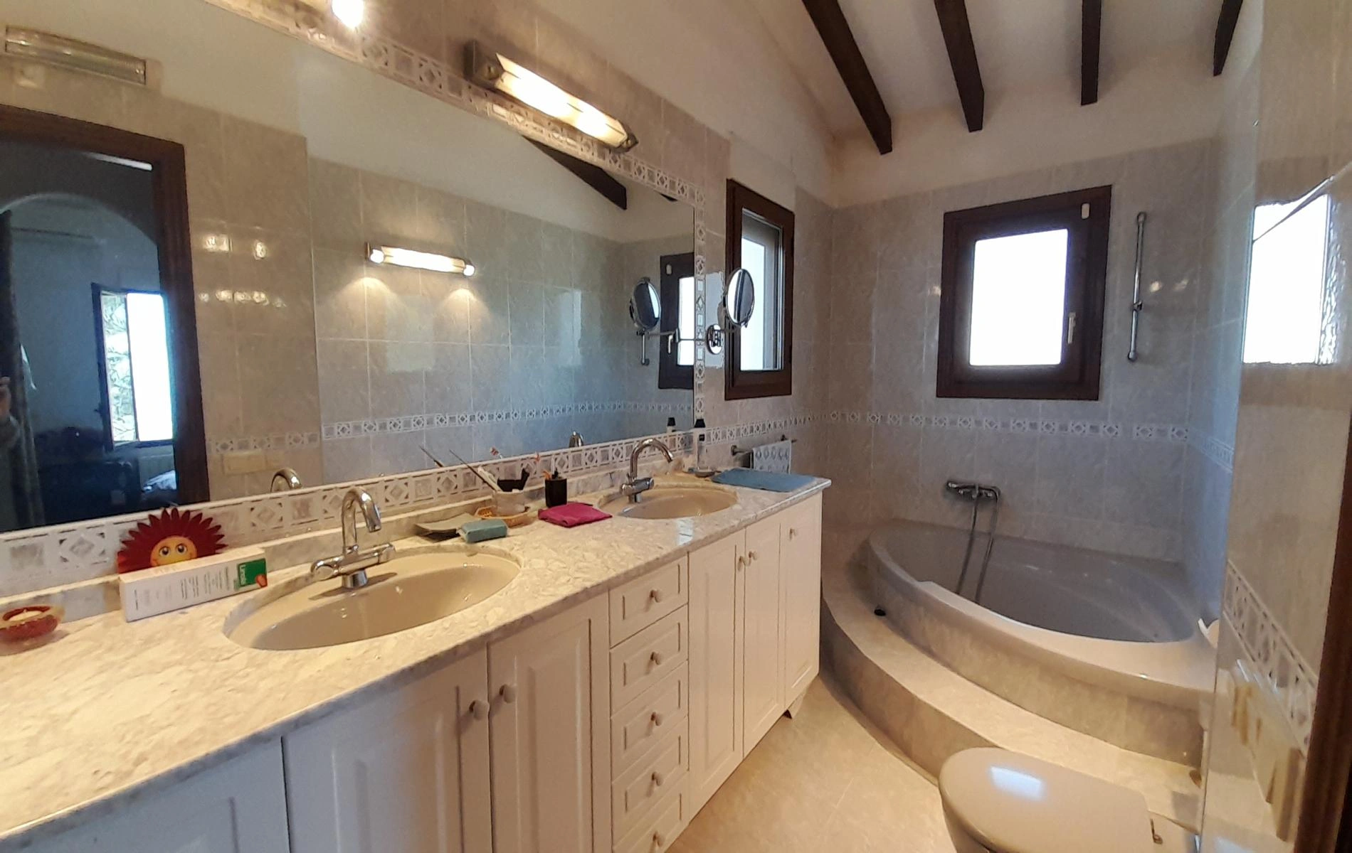 Villa de 4 dormitorios en venta en Montepego con vistas al mar