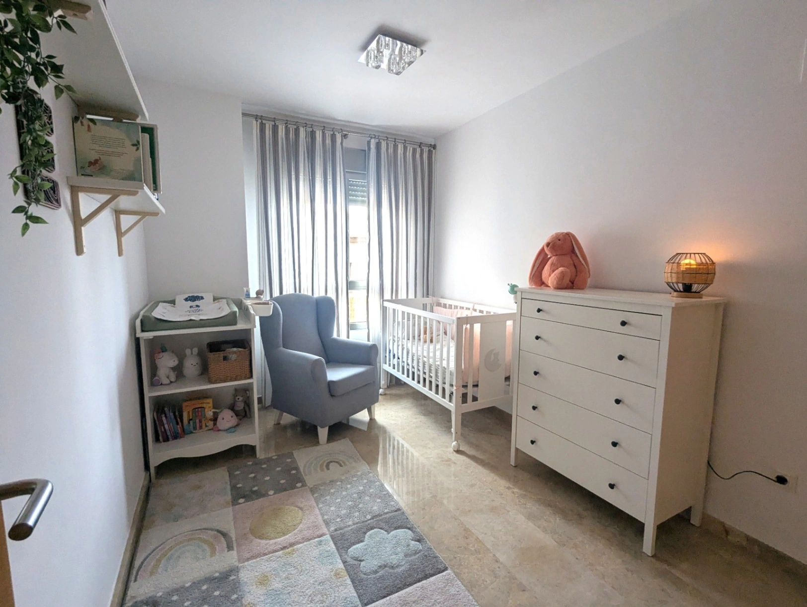 Appartamento di 3 camere da letto in vendita a Dénia. Ampiezza, luce e comodità nel pieno centro.