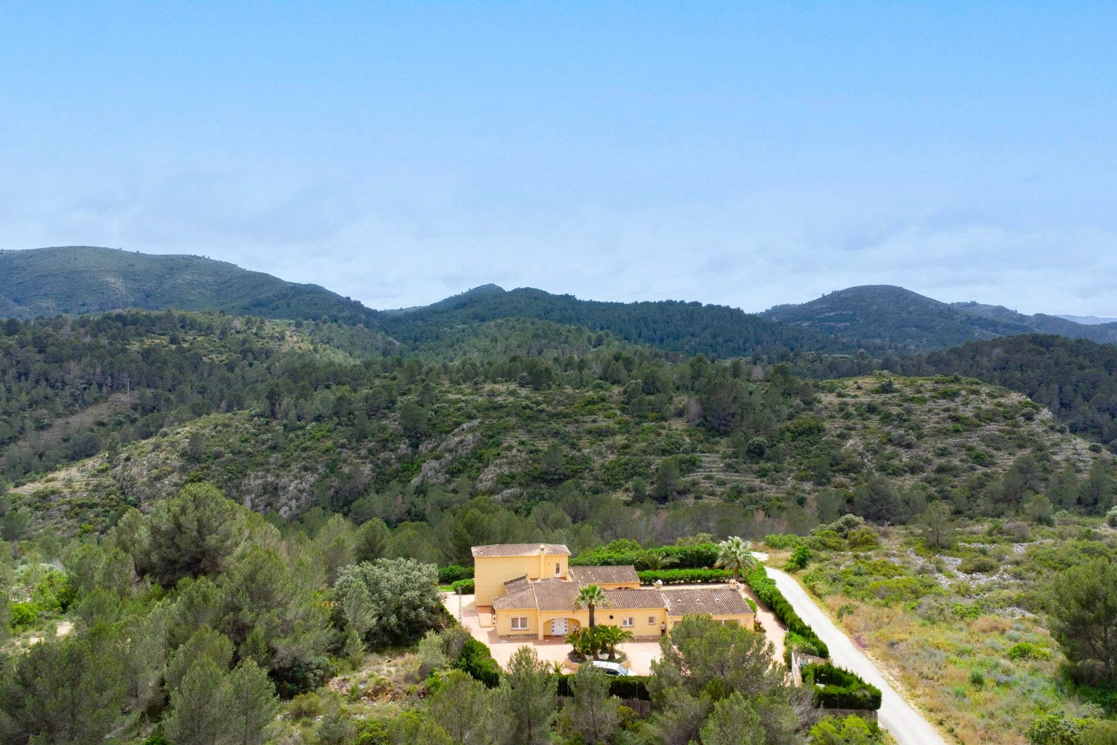 villa en gran parcela en venta en Gata de Gorgos