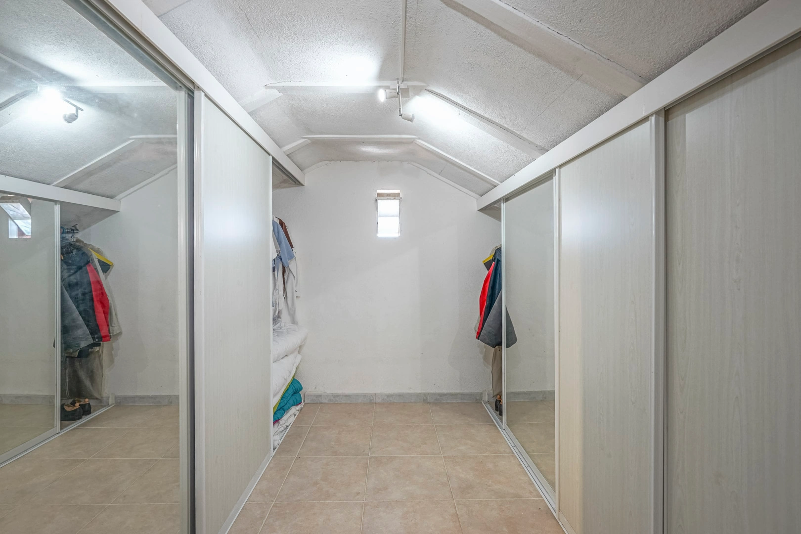 Chalet con consultorio médico en venta en Jávea.