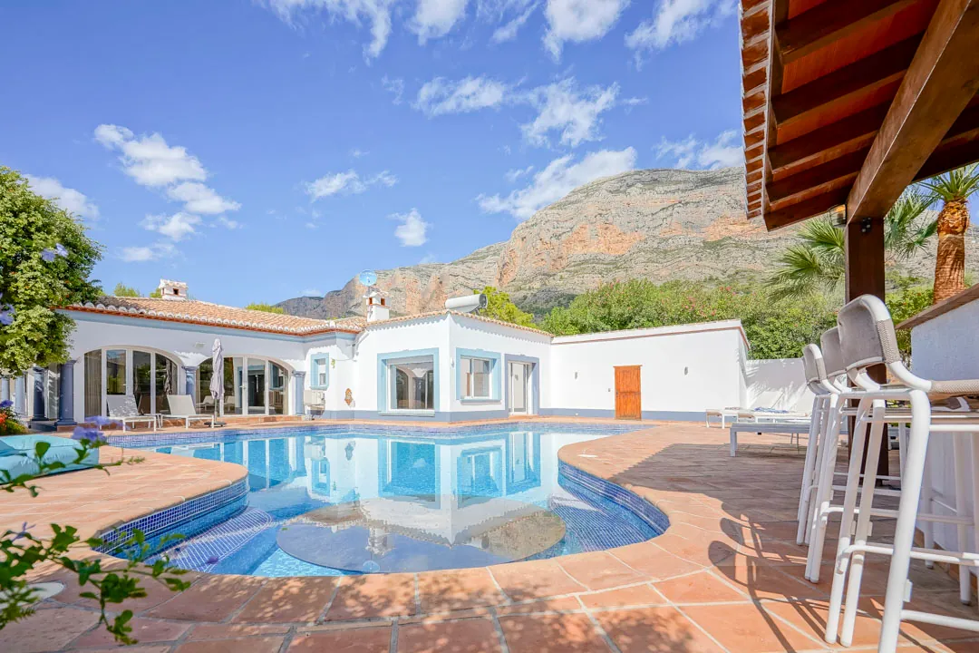 AR51158 - Preciosa villa de una sola planta en venta en el Montgo, Javea