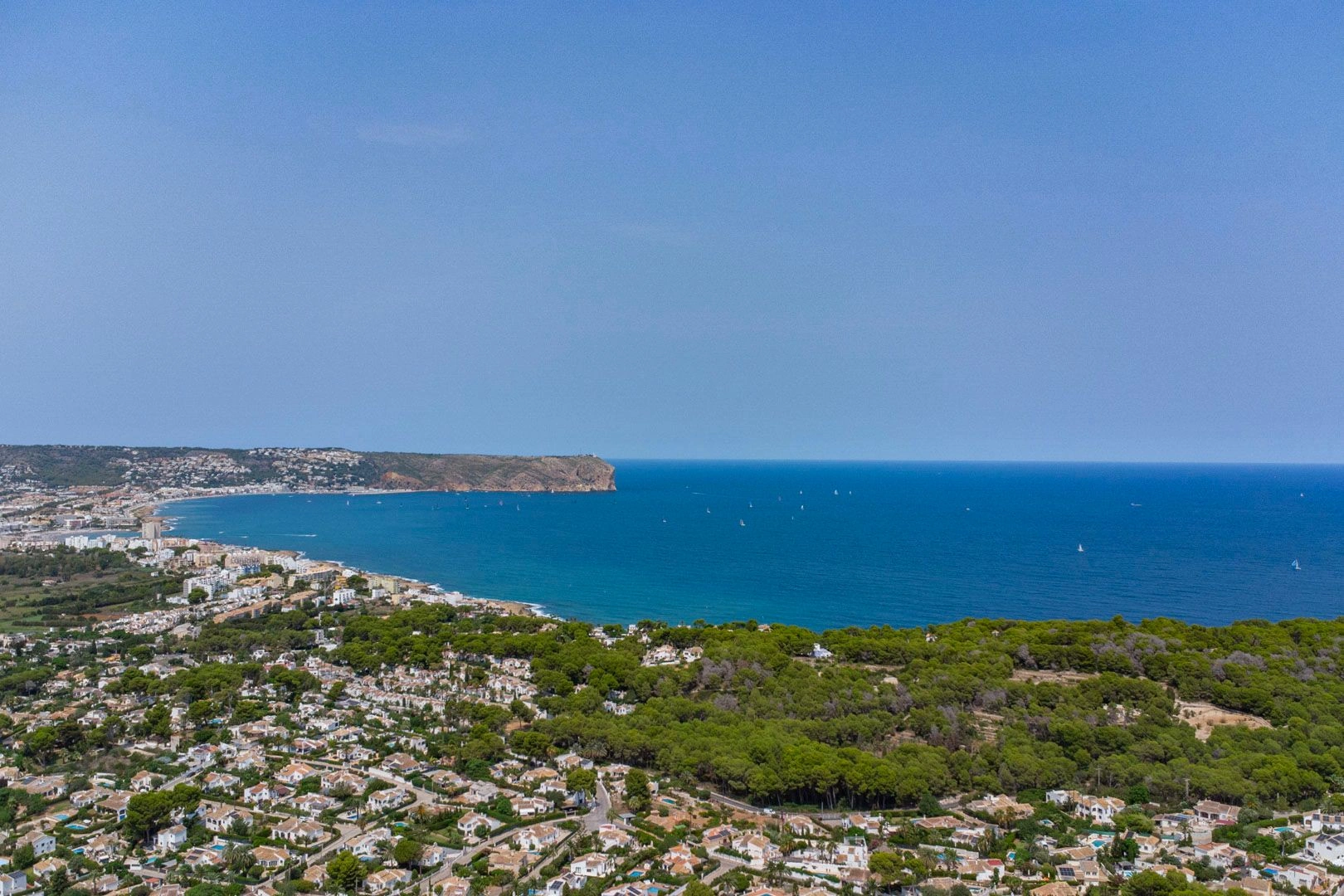 Amplia parcela edificable con vistas al mar en venta en Cap Marti, Jávea