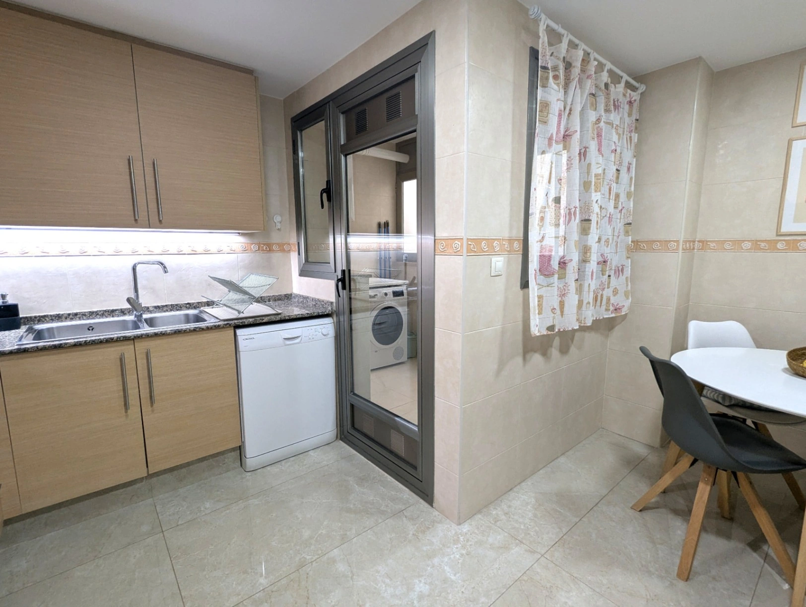Appartamento di 3 camere da letto in vendita a Dénia. Ampiezza, luce e comodità nel pieno centro.