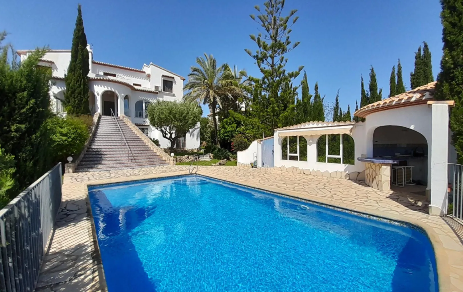 Villa de 4 dormitorios en venta en Montepego con vistas al mar