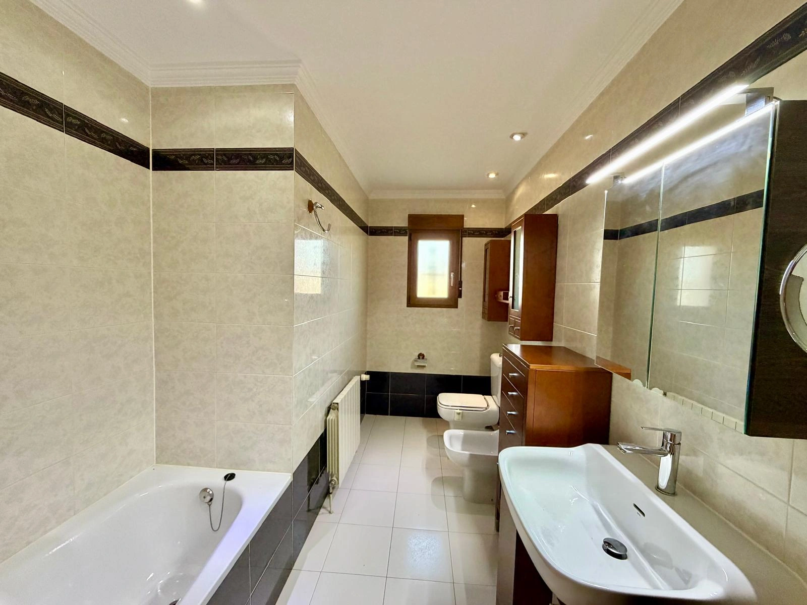 Villa de Ensueño en venta, en Plena Naturaleza con Apartamento de Invitados