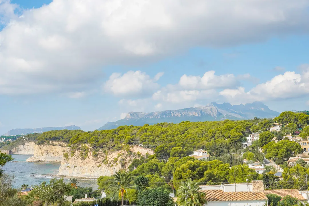 Villa di lusso di nuova costruzione con fantastiche viste sul mare in vendita a Benissa