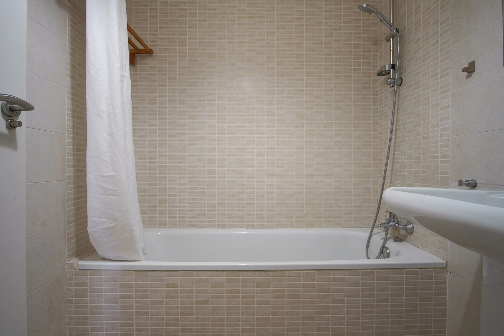 Apartamento en planta baja con piscina comunitaria en venta en Jesús Pobre.