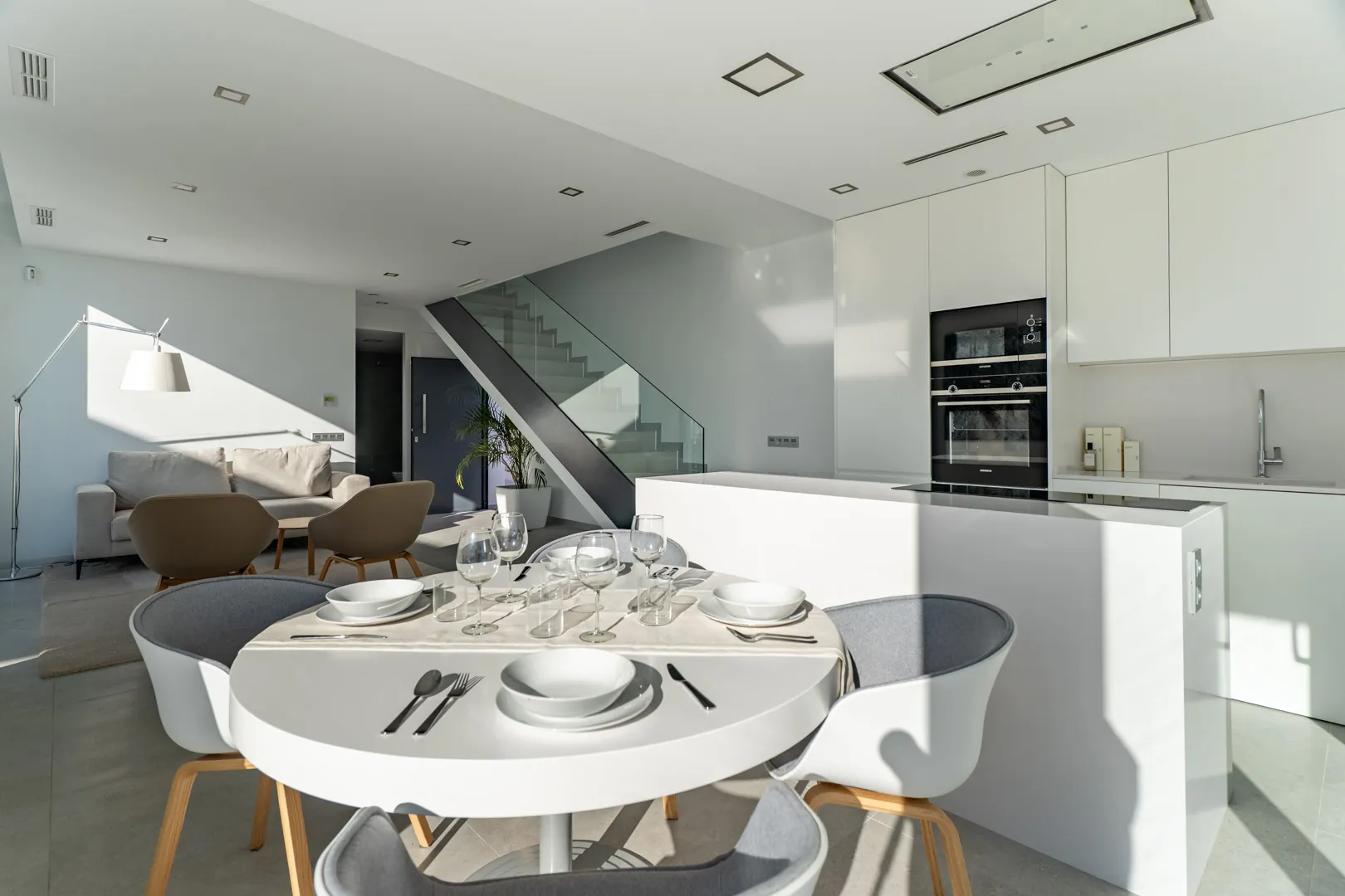 Villa moderna con piscina privada a la venta en Finestrat