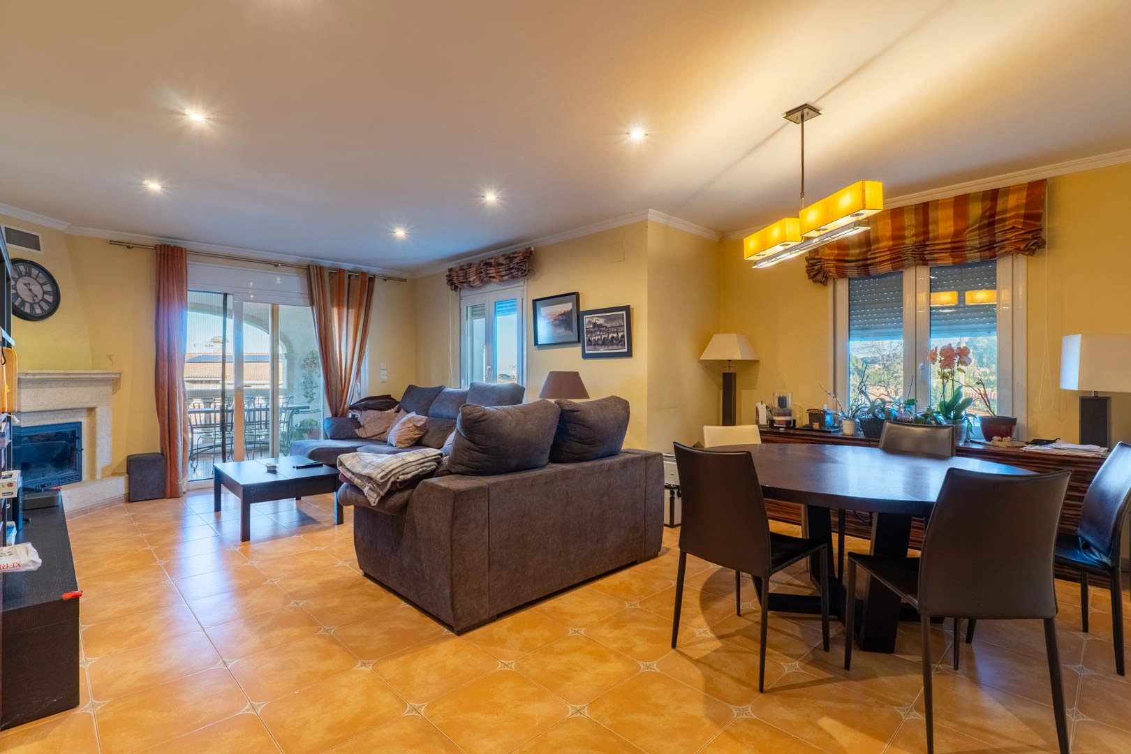Villa con vistas al mar a la venta en Denia