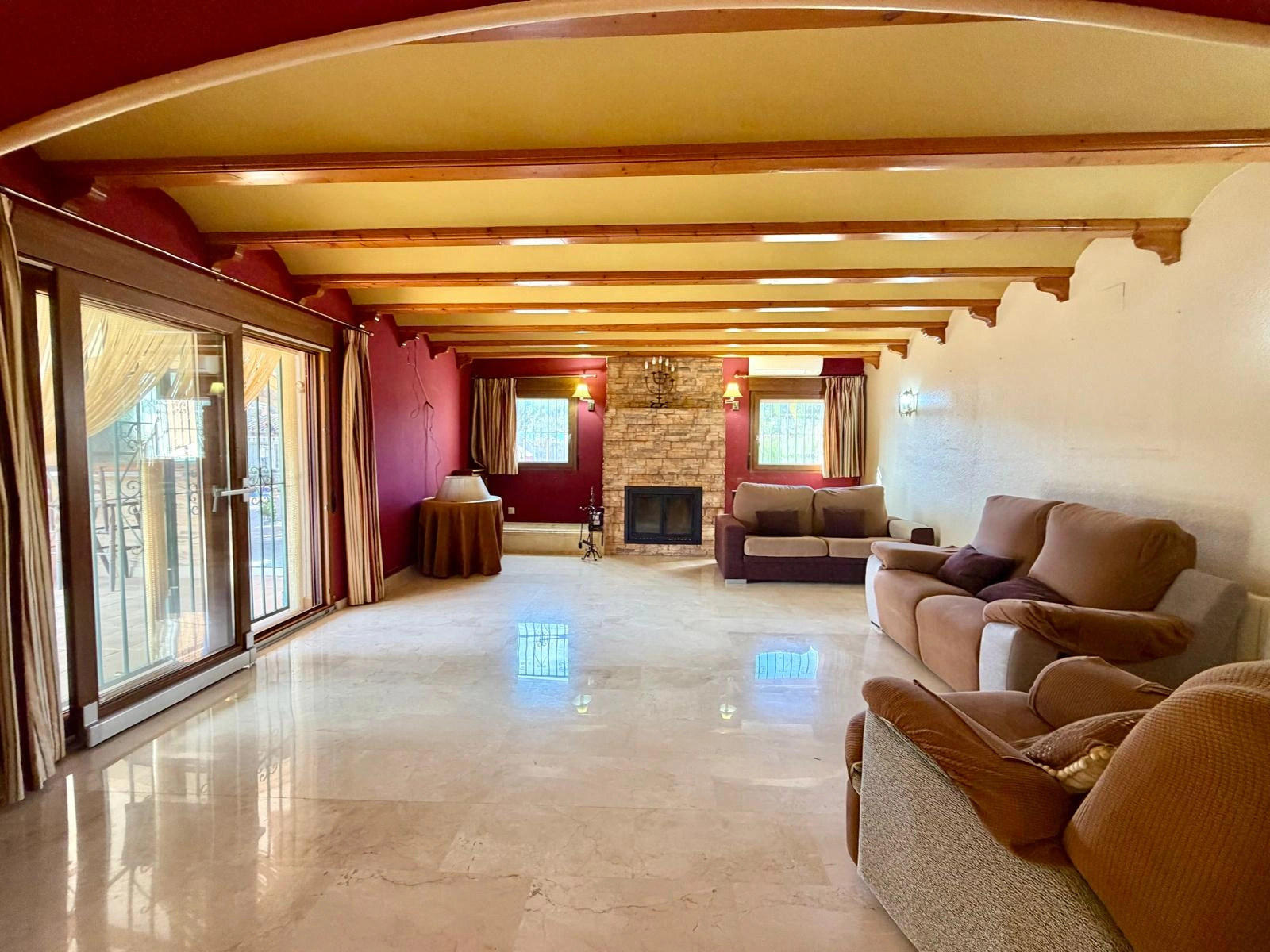 Villa de Ensueño en venta, en Plena Naturaleza con Apartamento de Invitados