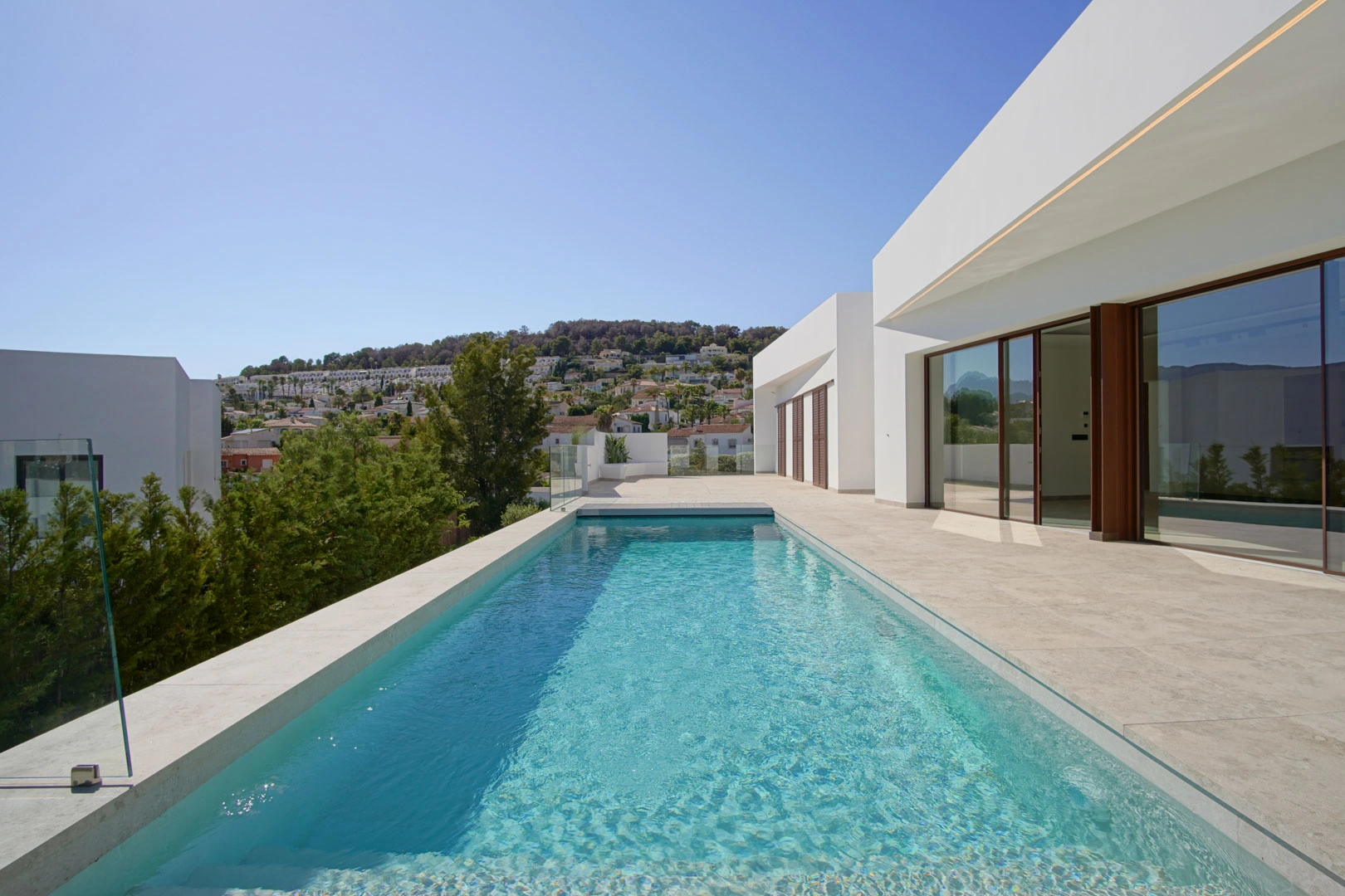 Exclusiva villa moderna cerca de la playa de La Fustera