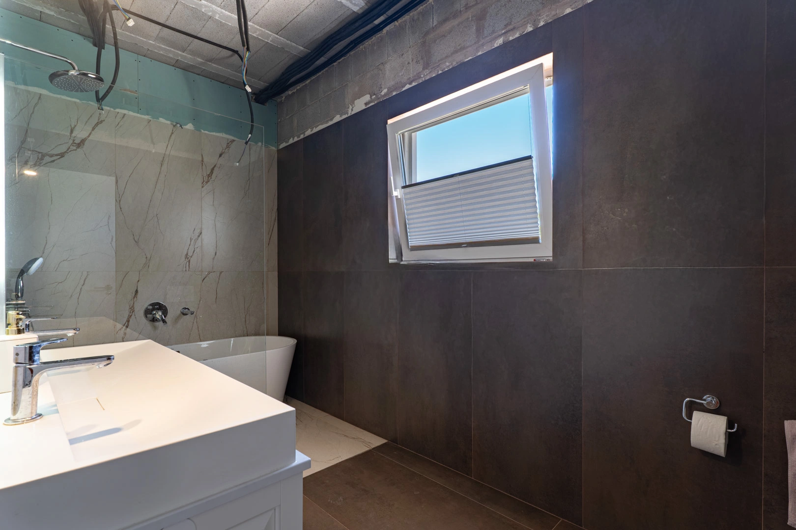 Villa moderna aún por terminar en venta en Calpe.