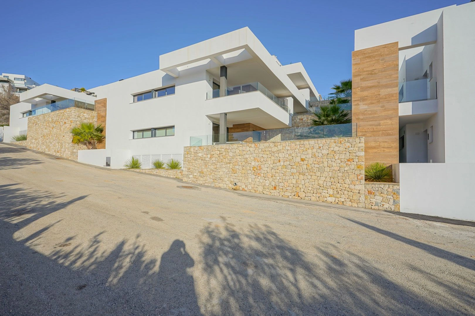 Luminoso y moderno apartamento de dos dormitorios en venta en Cumbre del Sol.