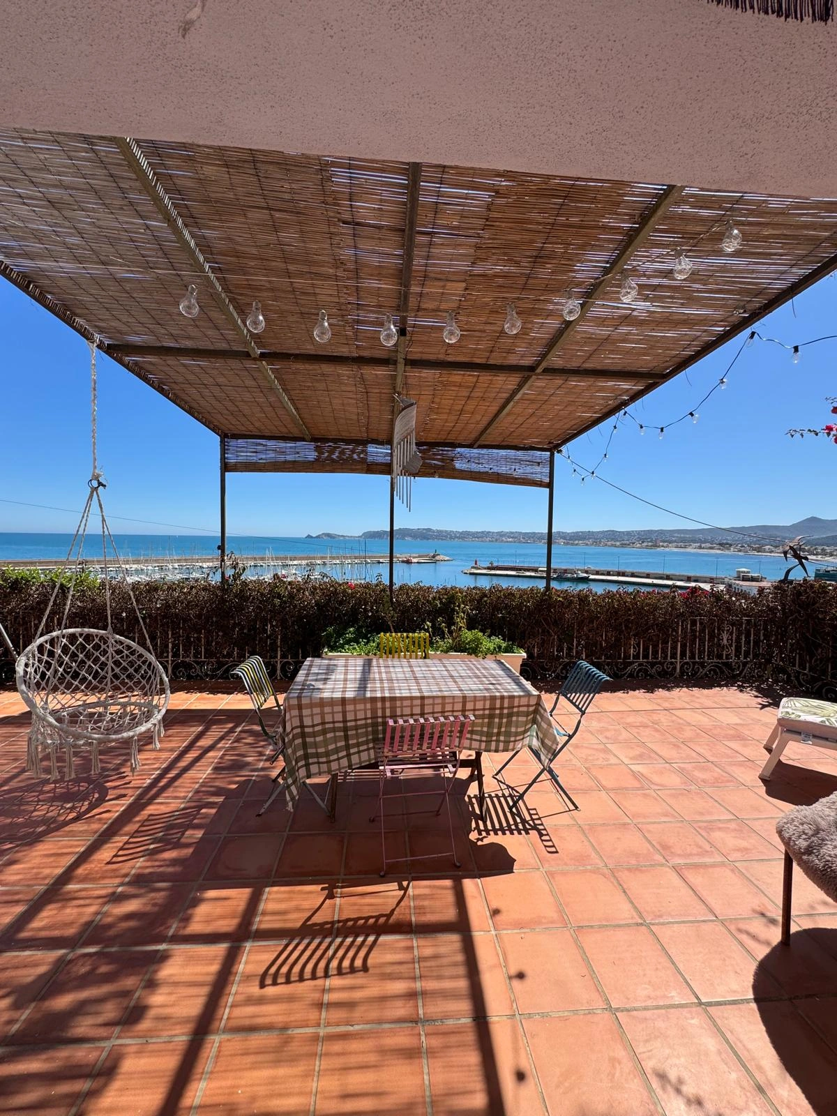 Se vende casa independiente en el puerto de Javea