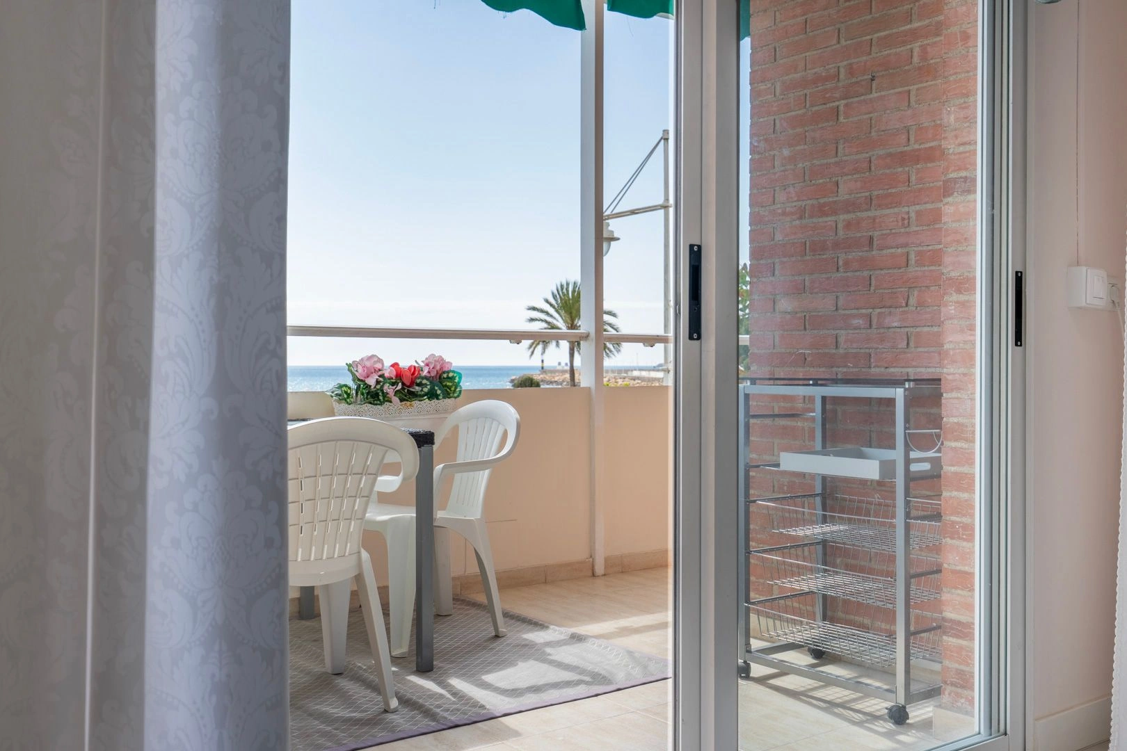 Apartamento de dos dormitorios en primera línea en venta en Altea