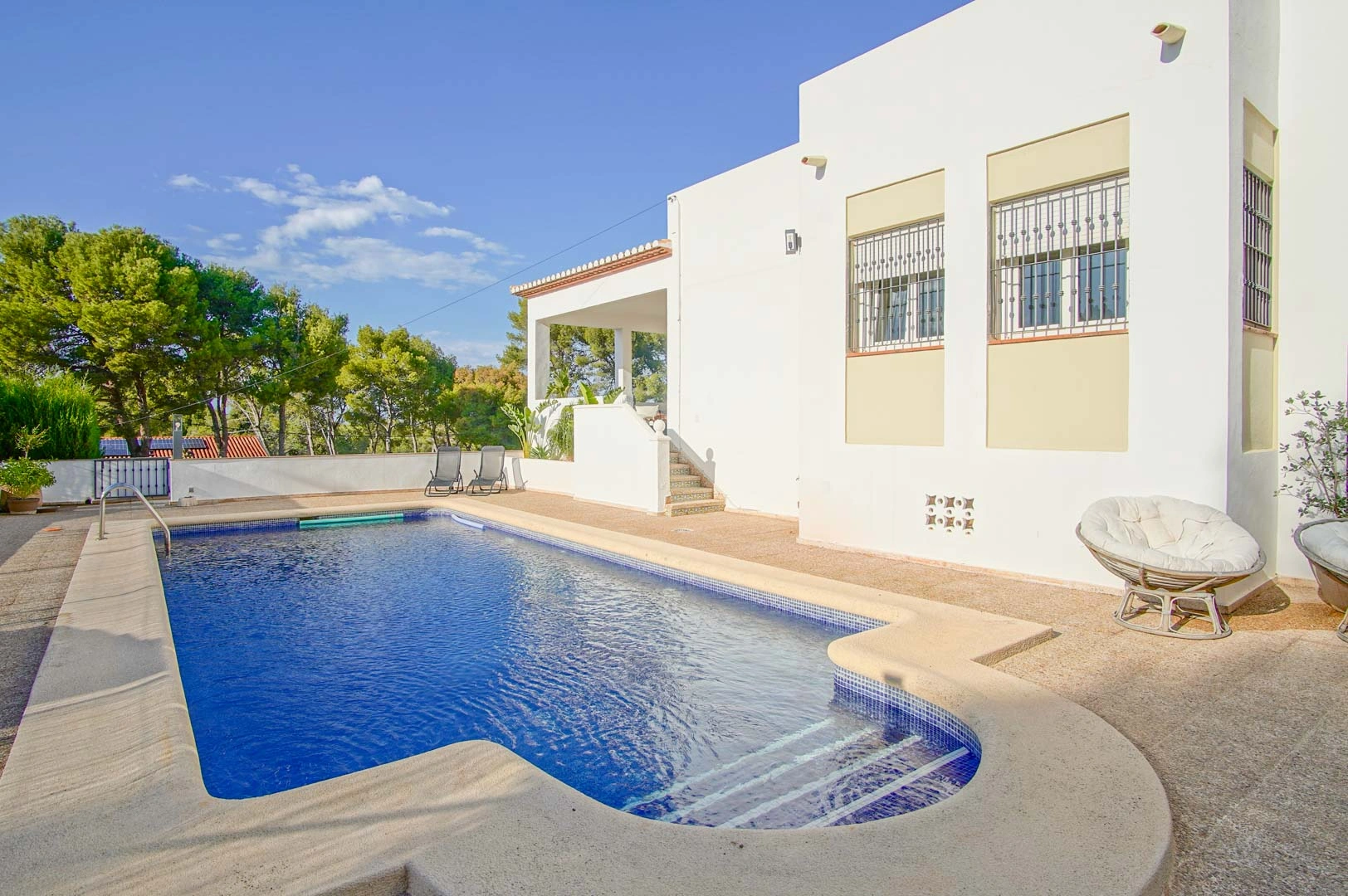 AR55027 - Villa with partial sea views for sale in Las Rotas, Denia.