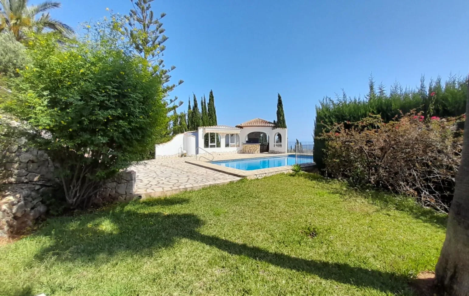 Villa de 4 dormitorios en venta en Montepego con vistas al mar