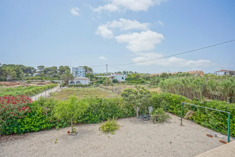 AR50101 - Villa de 6 dormitorios a 50 m de la playa en venta en Jávea