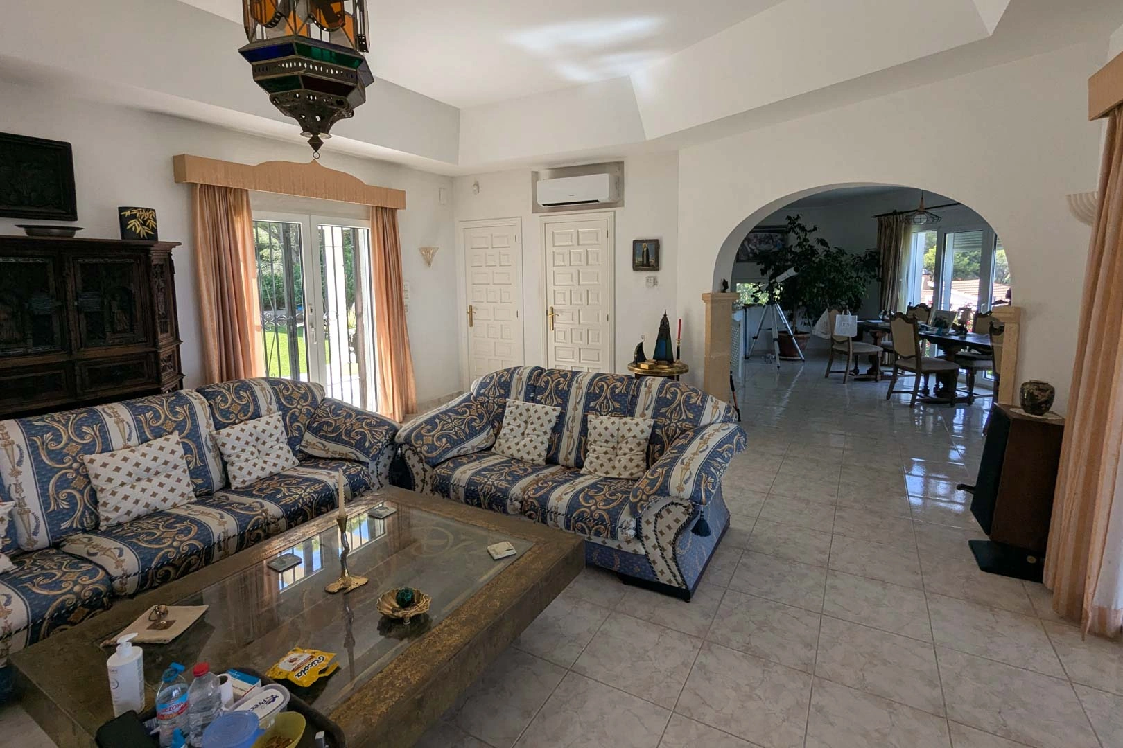 Villa con vistas panoramicas al mar a la venta en Denia.